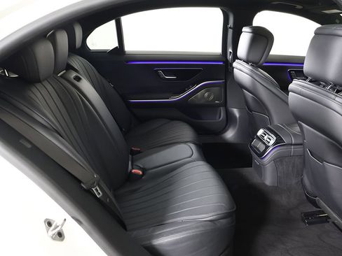 Used 2022 Mercedes-Benz S 500 4MATIC w/ AMG Line Package image 41