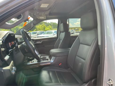Used 2024 GMC Sierra 1500 Elevation w/ Elevation Premium Package AWD/4WD image 12