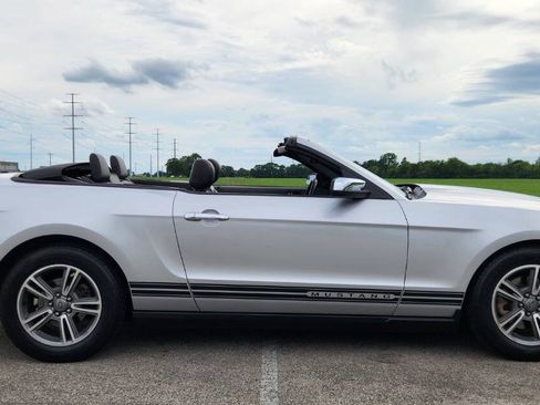 Used 2012 Ford Mustang Premium RWD image 5
