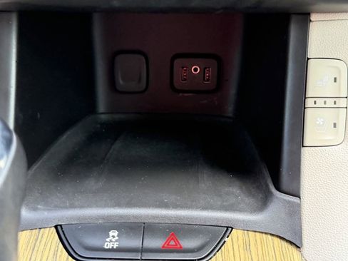 Used 2019 GMC Acadia Denali w/ Technology Package FWD image 27