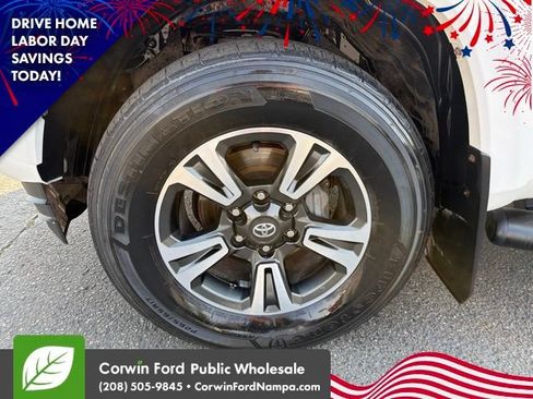 Used 2019 Toyota Tacoma TRD Sport AWD/4WD image 9