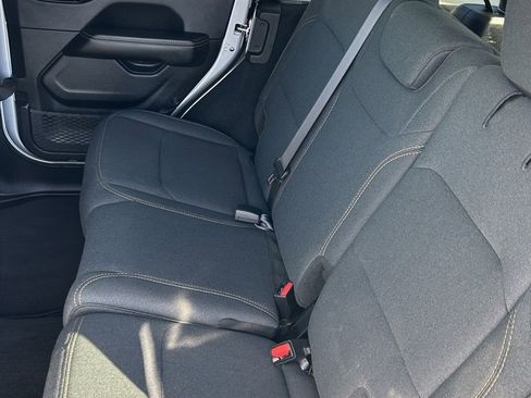 Used 2024 Jeep Wrangler Sahara image 15