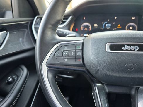Used 2022 Jeep Grand Cherokee L Laredo w/ Luxury Tech Group I RWD image 16