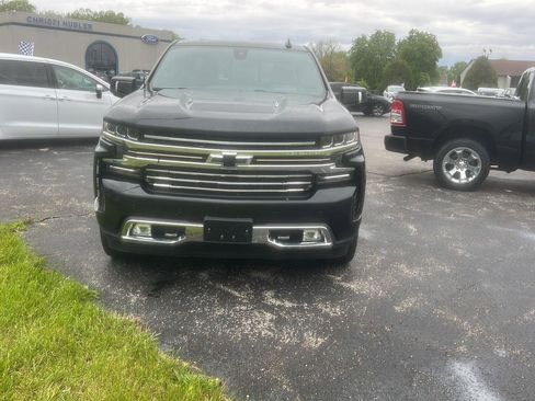 Used 2019 Chevrolet Silverado 1500 High Country w/ Technology Package AWD/4WD image 16