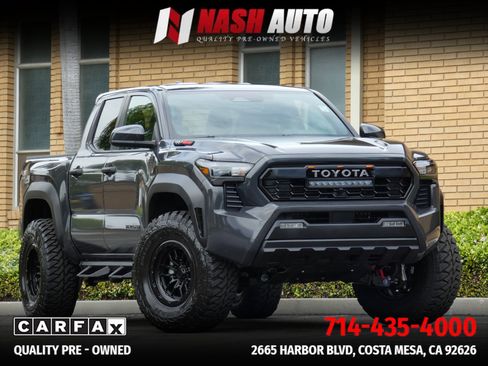 Used 2025 Toyota Tacoma TRD Off-Road image 3