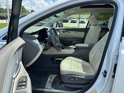 Used 2023 Cadillac XT5 Premium Luxury w/ Technology Package AWD/4WD image 8