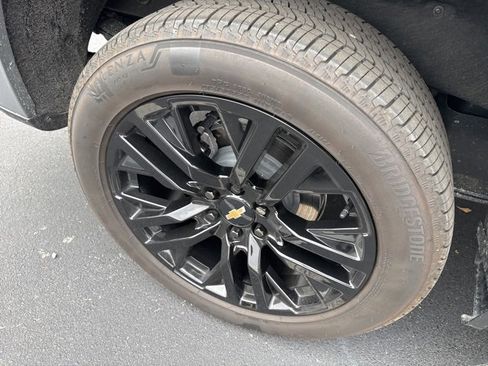 Used 2025 Chevrolet Silverado 1500 High Country image 15