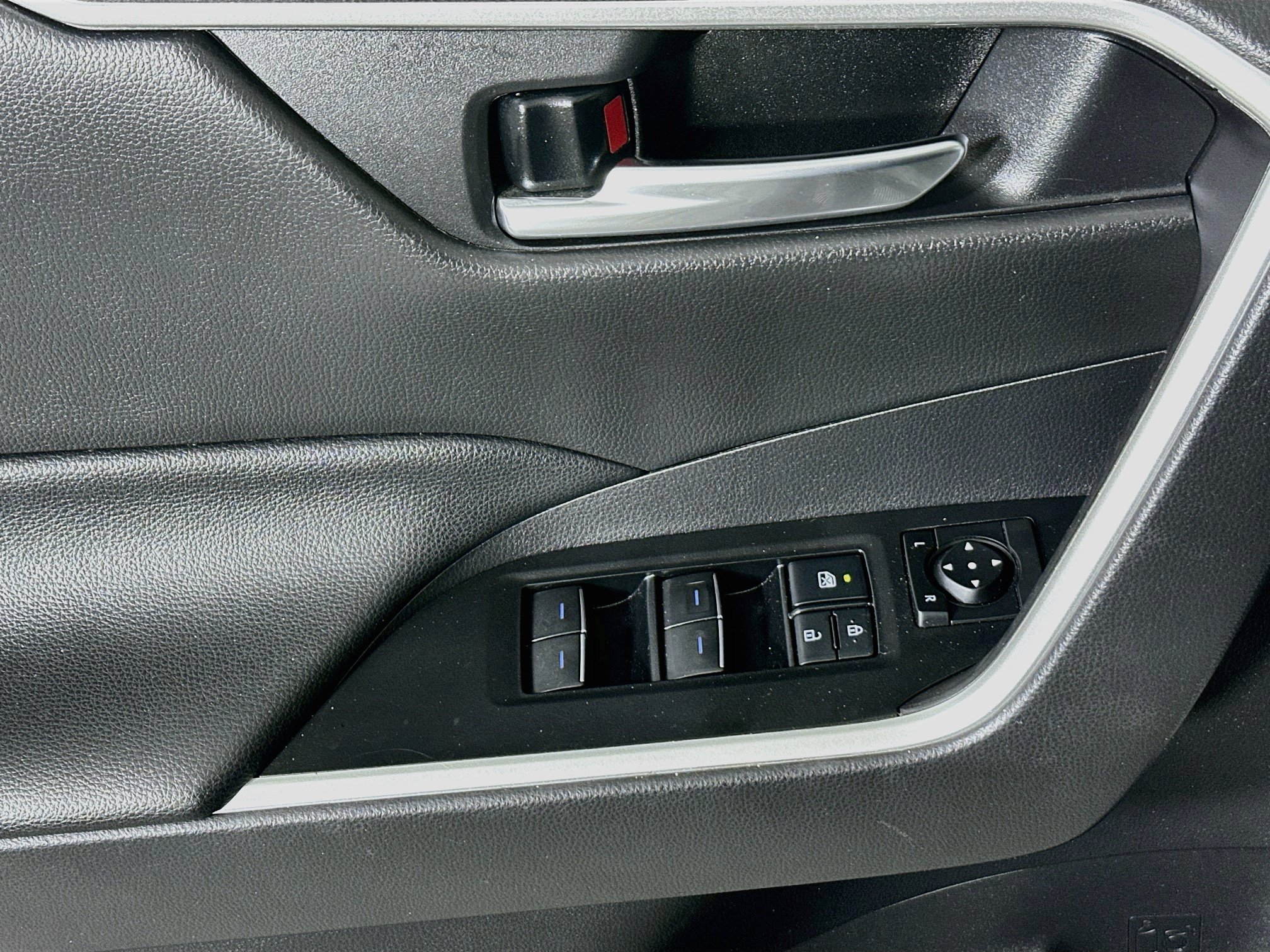 Certified 2022 Toyota RAV4 SE AWD/4WD image 14