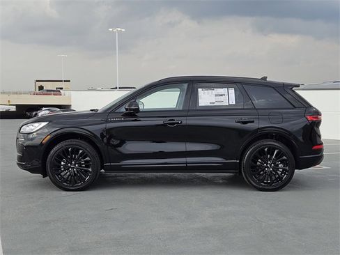 New 2026 Lincoln Corsair Reserve w/ Jet Appearance Package image 4