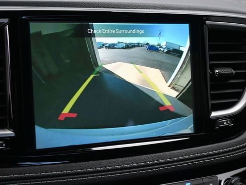 New 2026 Chrysler Pacifica Select image 30