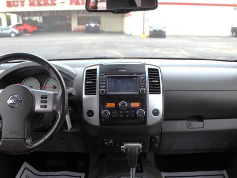 Used 2018 Nissan Frontier PRO-4X AWD/4WD image 18