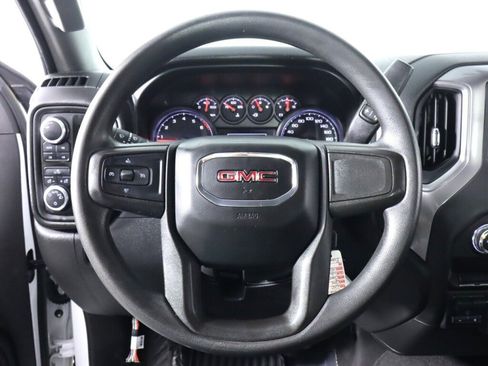 Used 2020 GMC Sierra 1500 4x4 Crew Cab w/ Sierra Value Package image 12