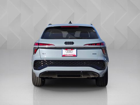 New 2026 Audi Q3 quattro 2.0T AWD/4WD image 5