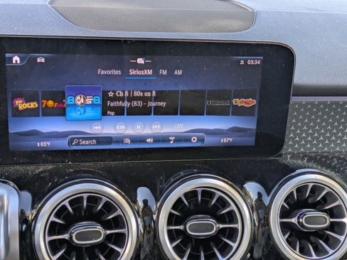 Used 2025 Mercedes-Benz GLB 250 image 19