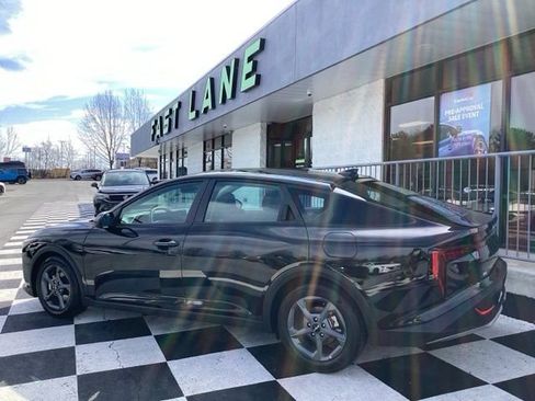 Used 2025 Kia K4 LXS image 6