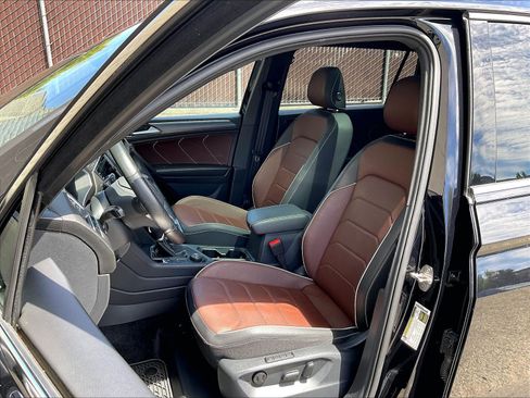 Certified 2024 Volkswagen Tiguan SEL R-Line AWD/4WD image 24