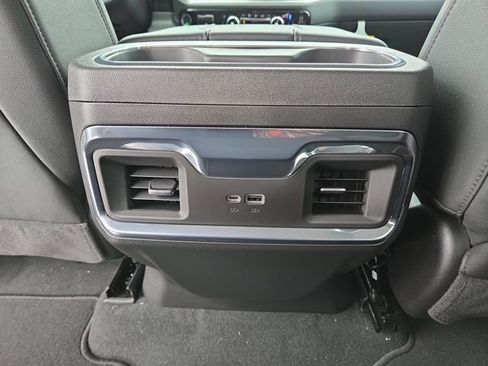 New 2026 GMC Sierra 1500 SLT w/ SLT Convenience Package image 33