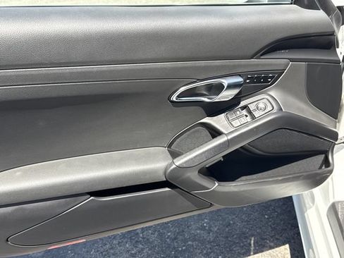 Used 2015 Porsche Boxster RWD image 18