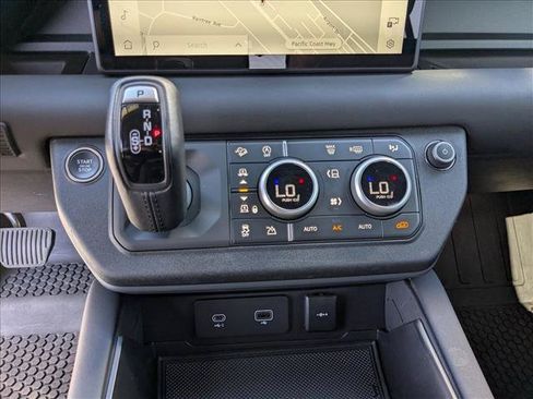Certified 2024 Land Rover Defender 110 X-Dynamic SE AWD/4WD image 12