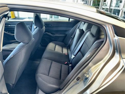Used 2023 Nissan Altima 2.5 SV image 22