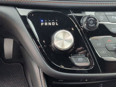 New 2026 Chrysler Pacifica Pinnacle w/ Trailer Tow Group image 17