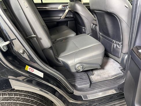 Used 2017 Lexus GX 460 w/ Navigation Package image 16