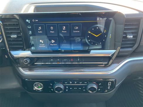 Used 2022 Chevrolet Silverado 1500 LT image 12