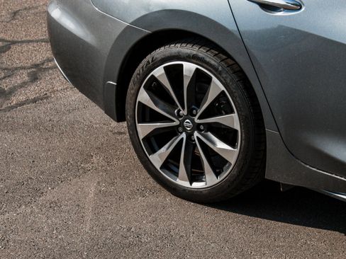 Used 2016 Nissan Maxima SR FWD image 4