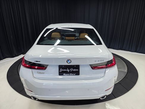 Used 2025 BMW 330i xDrive Sedan w/ Premium Package AWD/4WD image 11