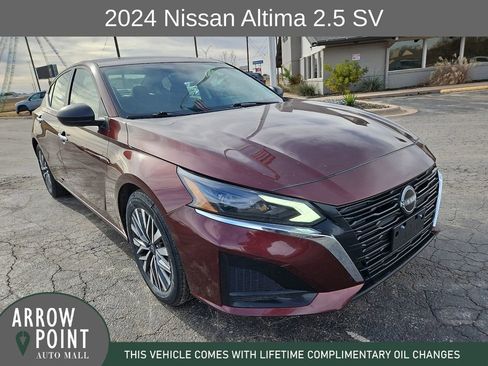Used 2024 Nissan Altima 2.5 SV image 2