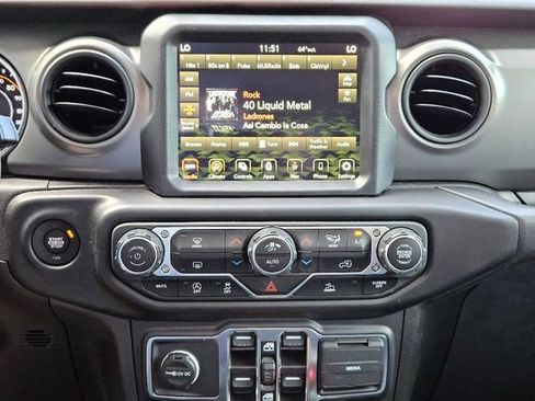 Used 2023 Jeep Gladiator Sport S image 22