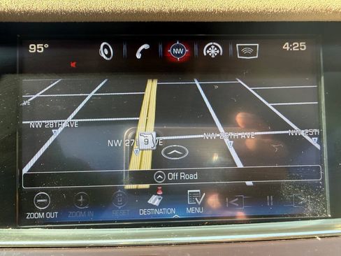 Used 2017 Cadillac XT5 Platinum w/ Driver Assist Package AWD/4WD image 14