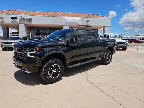 Used 2025 Chevrolet Silverado 1500 ZR2 w/ Technology Package AWD/4WD image 1