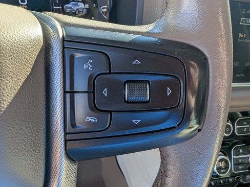 Used 2022 GMC Yukon XL Denali AWD/4WD image 15