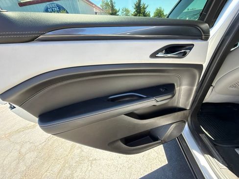 Used 2014 Cadillac SRX FWD image 18