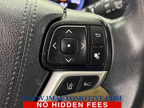 Used 2017 Toyota Highlander Limited image 44