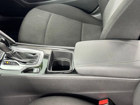 Used 2018 Buick Regal Preferred FWD image 31