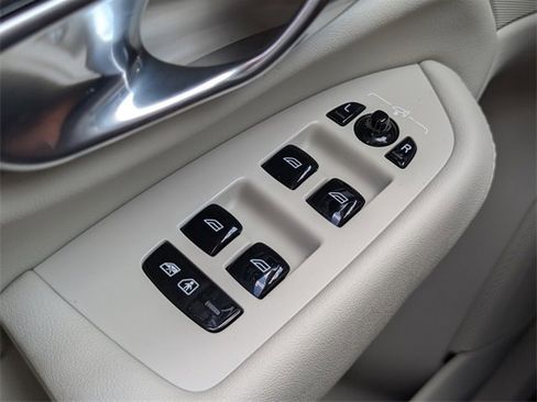 Used 2025 Volvo XC90 B6 Ultra w/ Protection Package Premier image 29