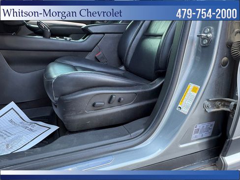 Used 2023 Cadillac XT4 Premium Luxury FWD image 13