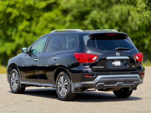 Used 2017 Nissan Pathfinder SV FWD image 10