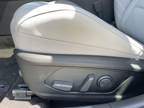 New 2026 Hyundai Elantra Limited FWD image 28