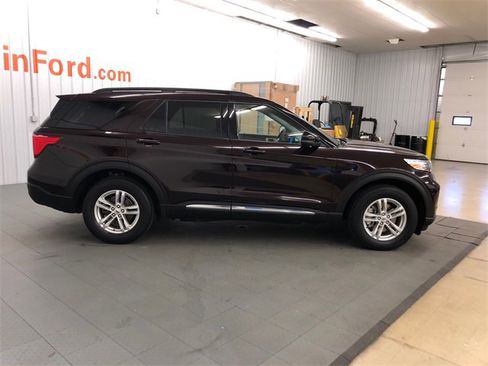 Used 2023 Ford Explorer XLT w/ Equipment Group 202A image 12