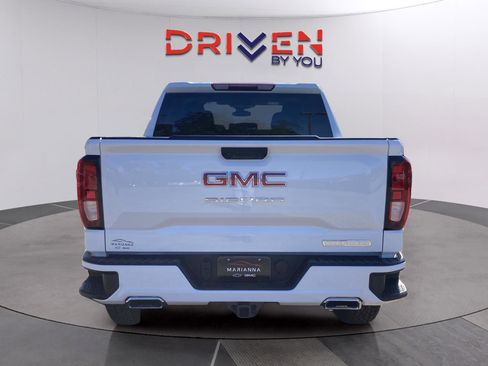 New 2026 GMC Sierra 1500 Elevation image 4