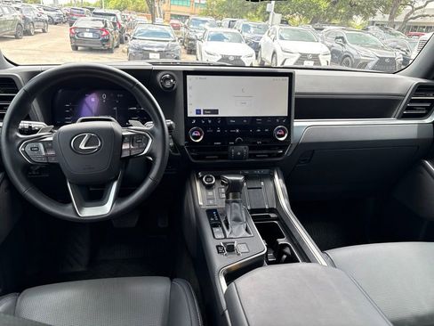 Used 2025 Lexus GX 550 w/ Accessory Package (Z1) AWD/4WD image 17