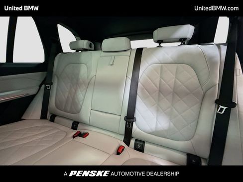 Used 2023 BMW X5 xDrive40i w/ Premium Package image 13