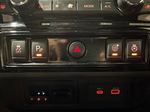 Used 2021 Nissan Titan PRO-4X w/ Pro-4x Convenience Package image 29