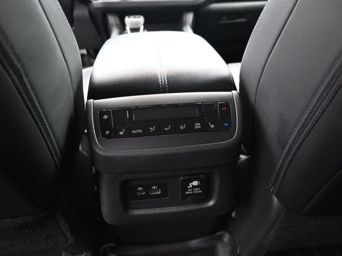 Used 2023 Nissan Pathfinder Platinum AWD/4WD image 19