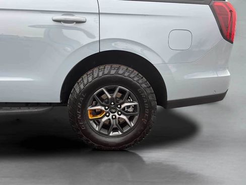 Used 2025 Ford Expedition Tremor image 38