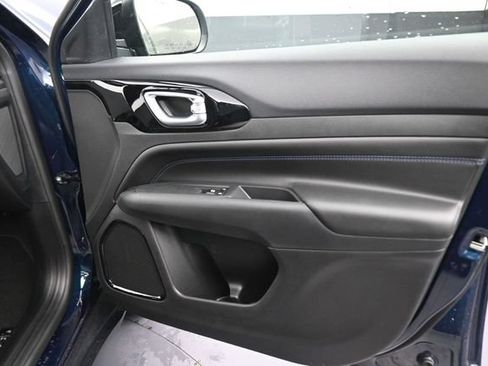New 2026 Jeep Compass Latitude AWD/4WD image 20