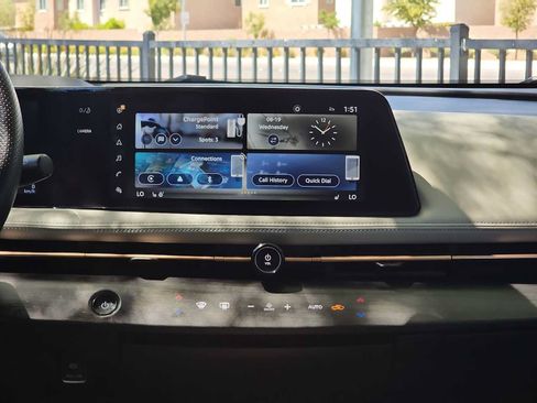 Used 2024 Nissan Ariya FWD image 19